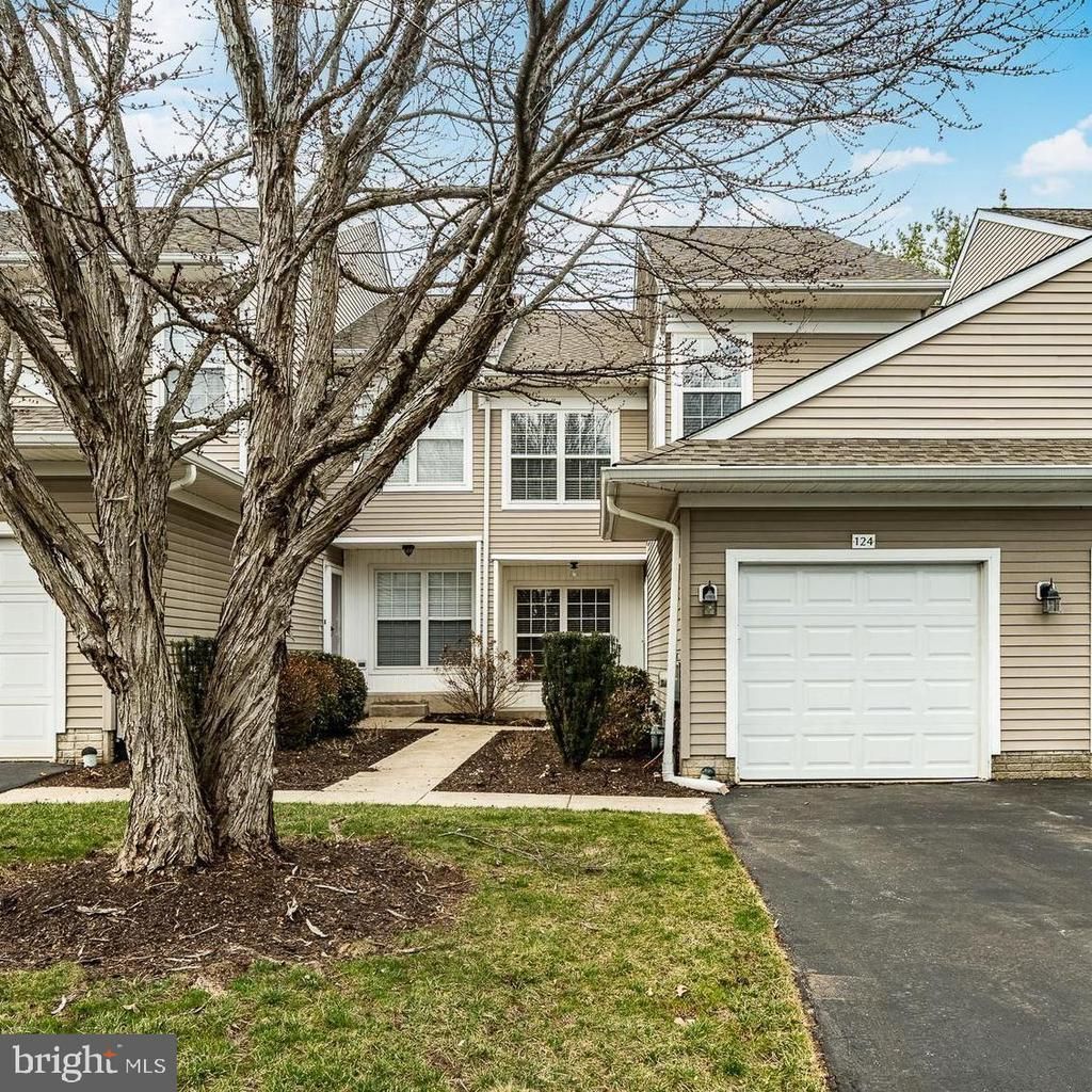 124 JEFFORDS COURT , PHOENIXVILLE, PA 19460