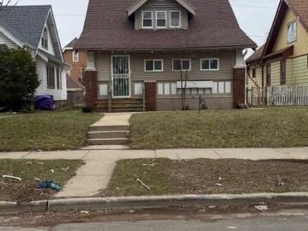 2930 N 38th STREET, Milwaukee, WI 53210