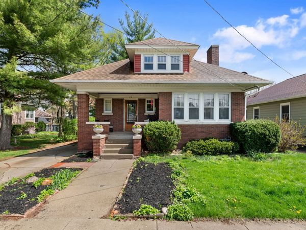 25 N Worth Avenue , Elgin, IL 60123