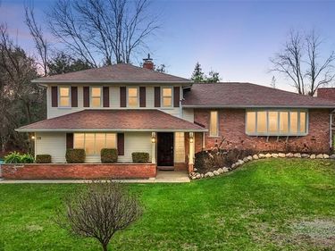 125 Cayuga Road, Orion Twp, MI 48362