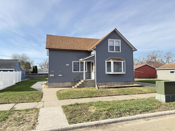 514 4th Avenue, Aberdeen, SD 57401