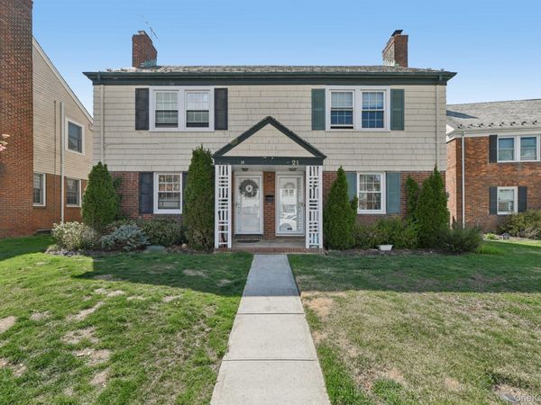 21 Bayview Court , Manhasset, NY 11030