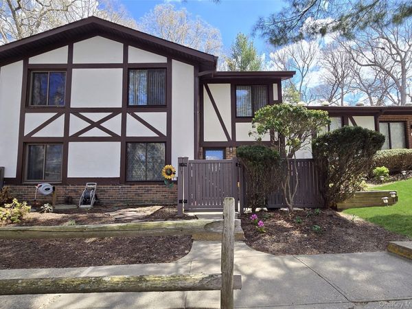 71 Skyline Drive, Coram, NY 11727