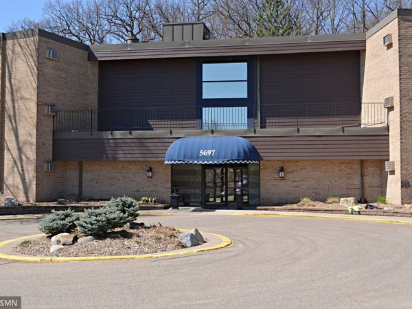 5697 Green Circle Drive, Unit 315, Hopkins, MN 55343
