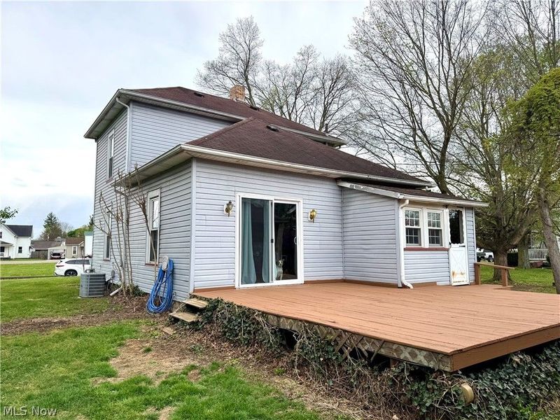 112 Fairview Street, West Lafayette, OH 43845 Photo 2