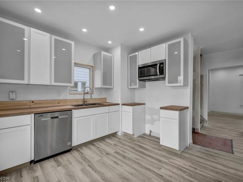 3594 Ludgate Road , Shaker Heights, OH 44120 Photo 8