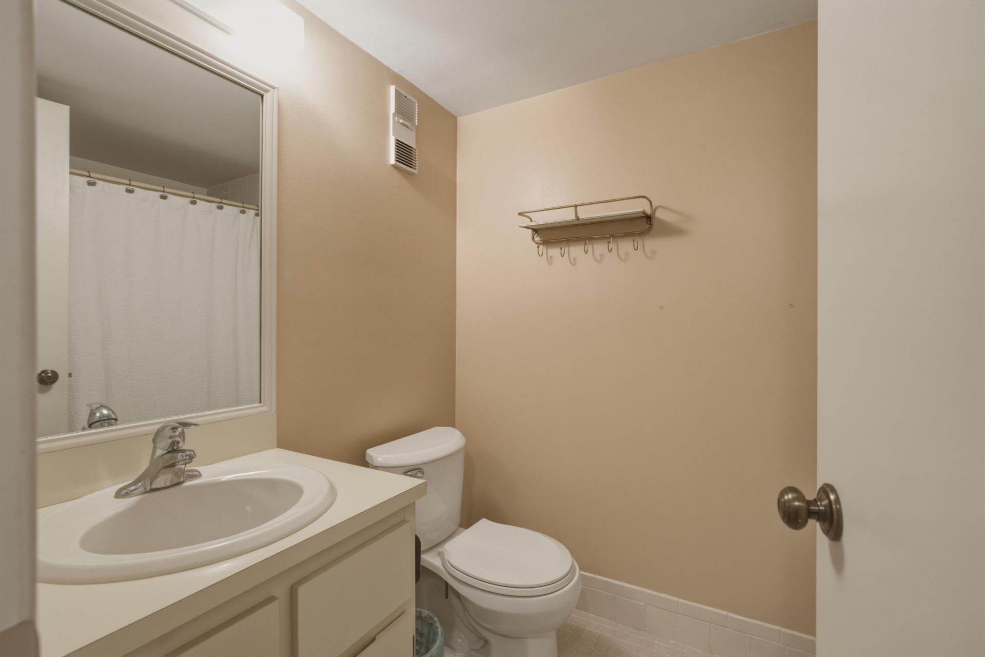 2205 S Cypress Bend Drive, Unit 604, Pompano Beach, FL 33069 Photo