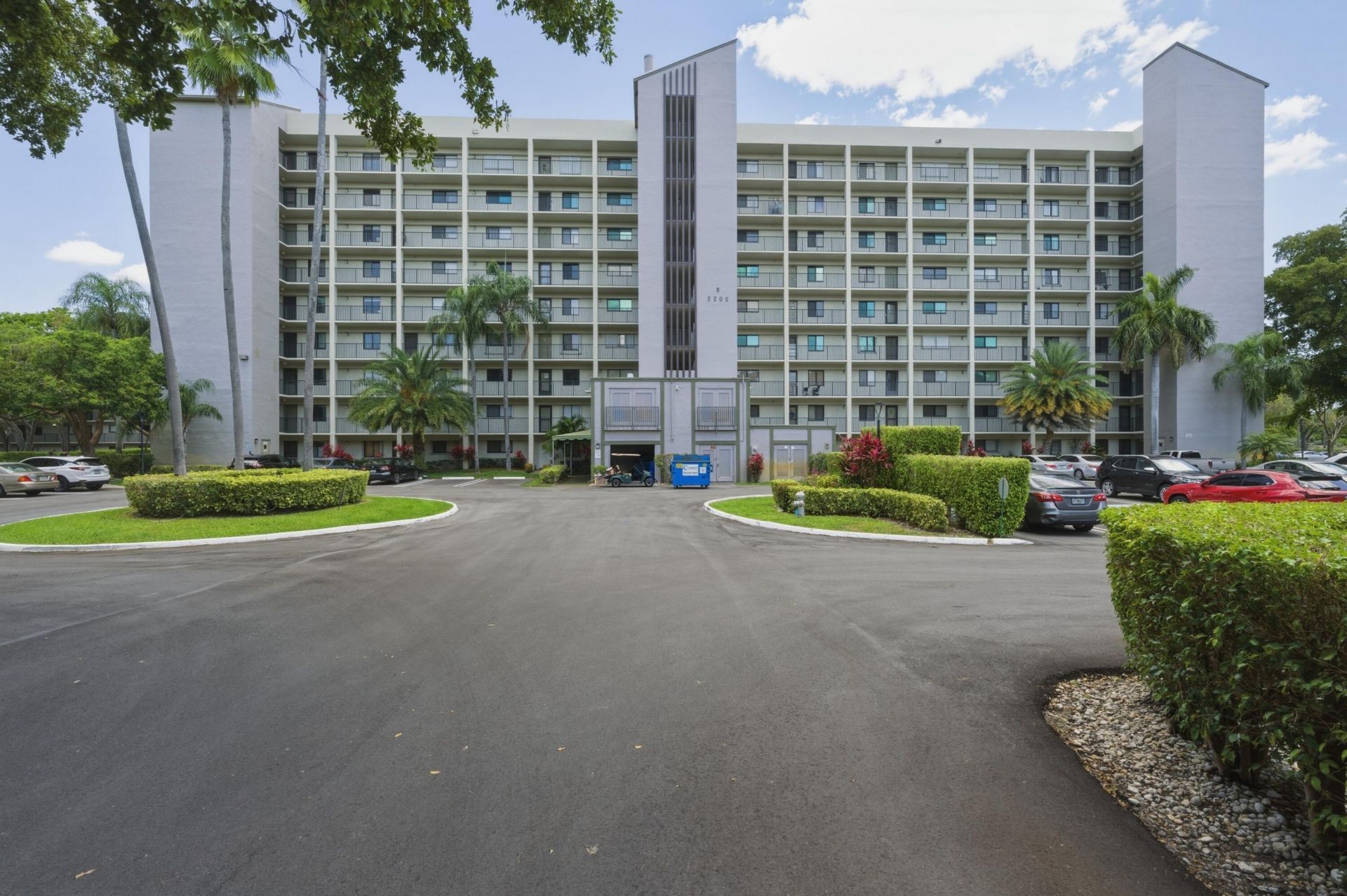2205 S Cypress Bend Drive, Unit 604, Pompano Beach, FL 33069 Photo