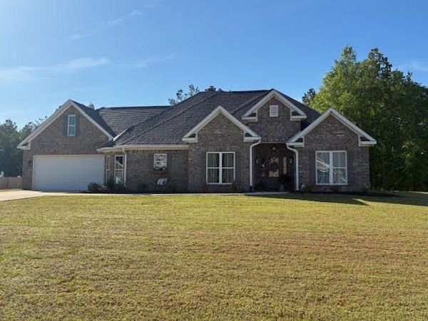 106 Laura's, Starkville, MS 39759