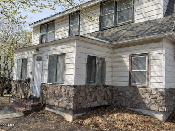 471 7th Avenue, Troy, NY 12182