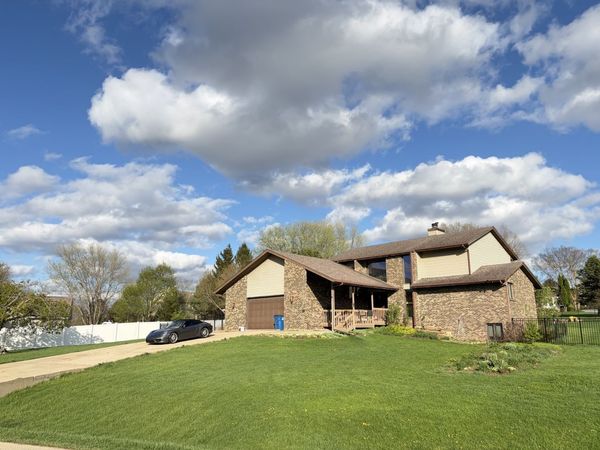 3261 N Silver Ridge Drive, Oregon, IL 61061