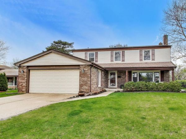 2822 N Brighton Place , Arlington Heights, IL 60004