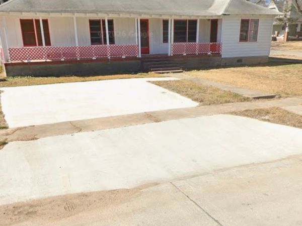 327 NE G Street , Ardmore, OK 73401