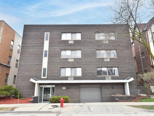 4434 N Oakland AVENUE, Unit 202, Shorewood, WI 53211