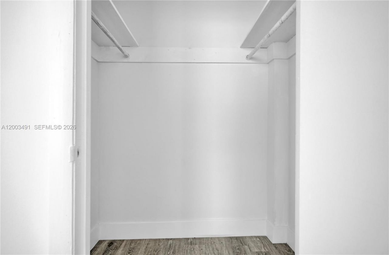 5555 Collins Ave , Unit 3C, Miami Beach, FL 33140 Photo