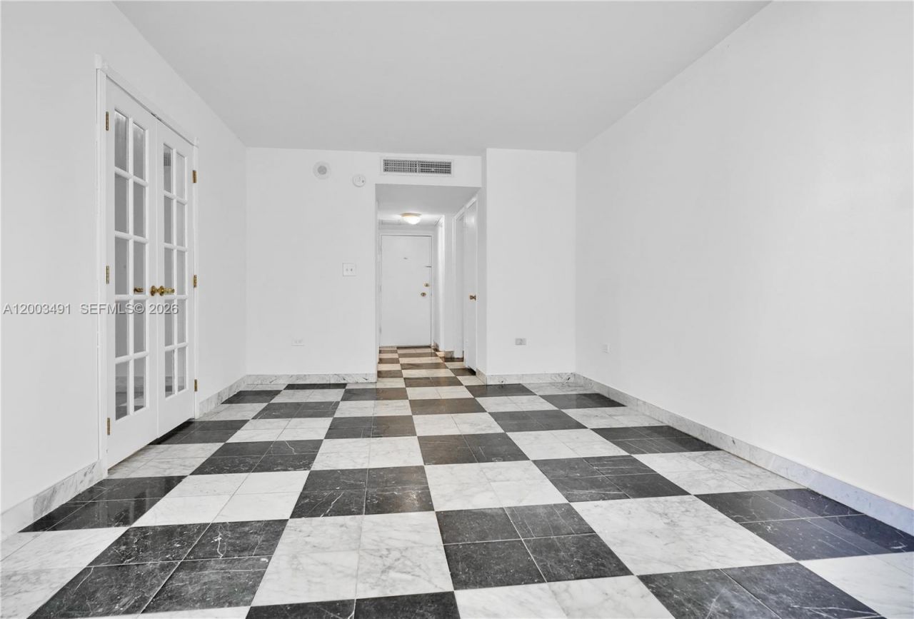 5555 Collins Ave , Unit 3C, Miami Beach, FL 33140 Photo
