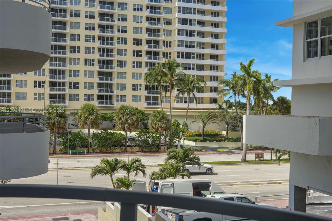 5555 Collins Ave , Unit 3C, Miami Beach, FL 33140 Photo