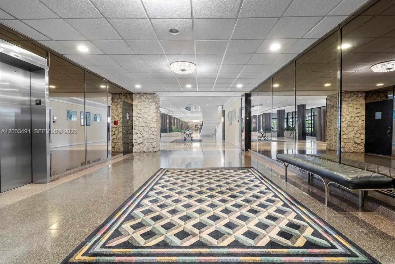 5555 Collins Ave , Unit 3C, Miami Beach, FL 33140 Photo