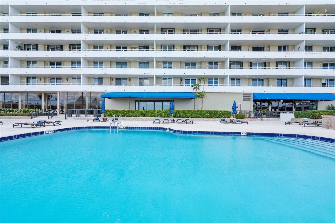 5555 Collins Ave , Unit 3C, Miami Beach, FL 33140 Photo