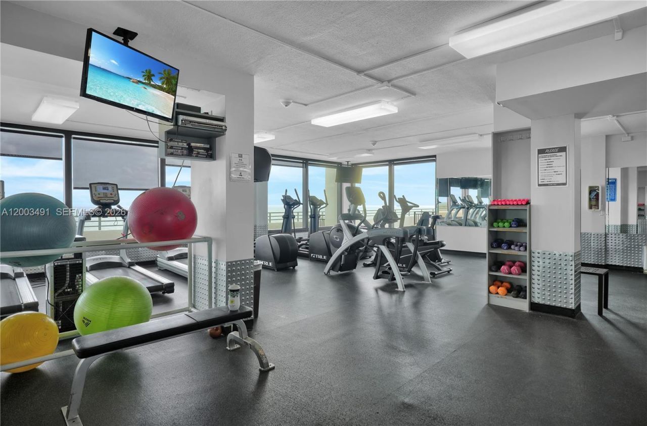 5555 Collins Ave , Unit 3C, Miami Beach, FL 33140 Photo