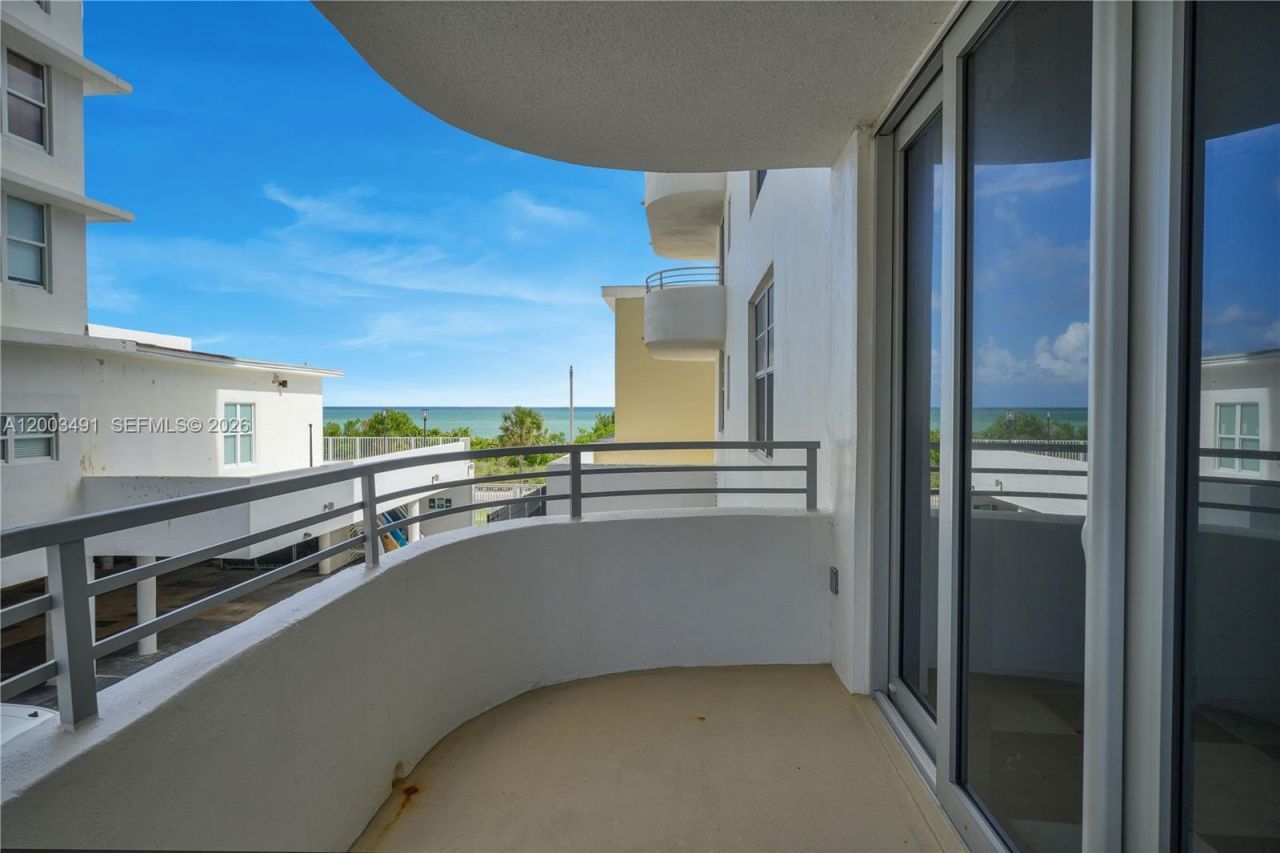 5555 Collins Ave , Unit 3C, Miami Beach, FL 33140 Photo