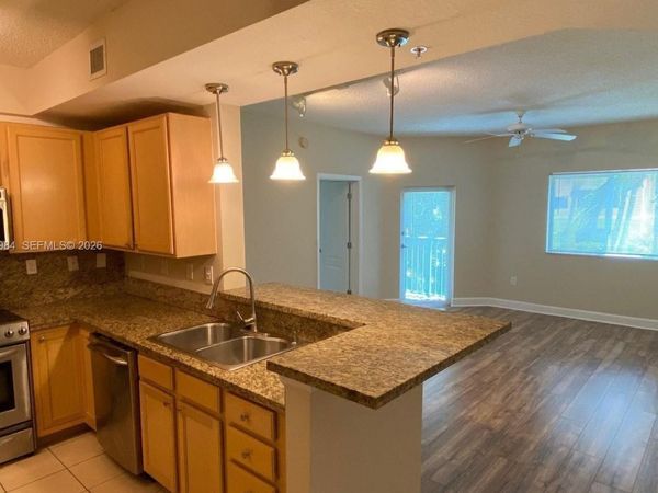 6001 SW 70th St , Unit 342, South Miami, FL 33143