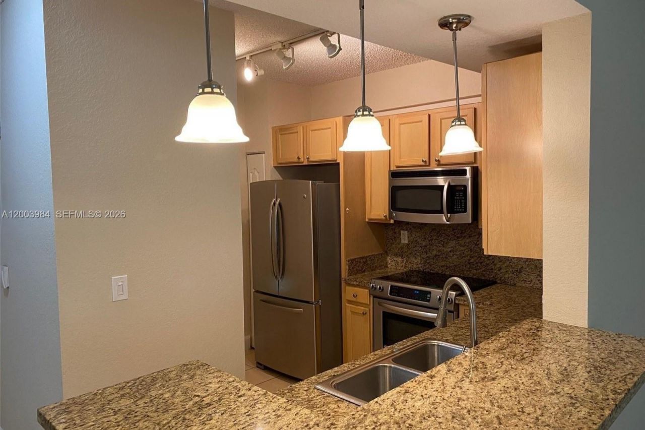 6001 SW 70th St, Unit 342, South Miami, FL 33143 Photo