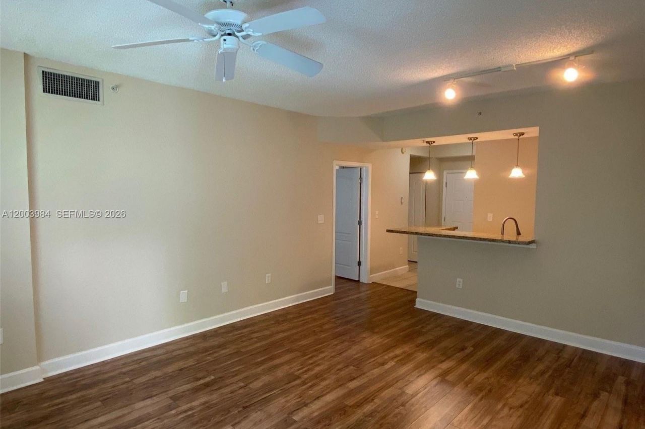 6001 SW 70th St, Unit 342, South Miami, FL 33143 Photo