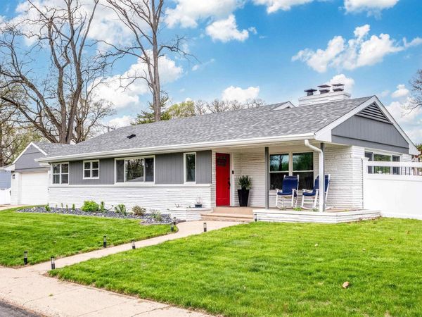 721 E WHITE OAK Court, Peoria, IL 61614