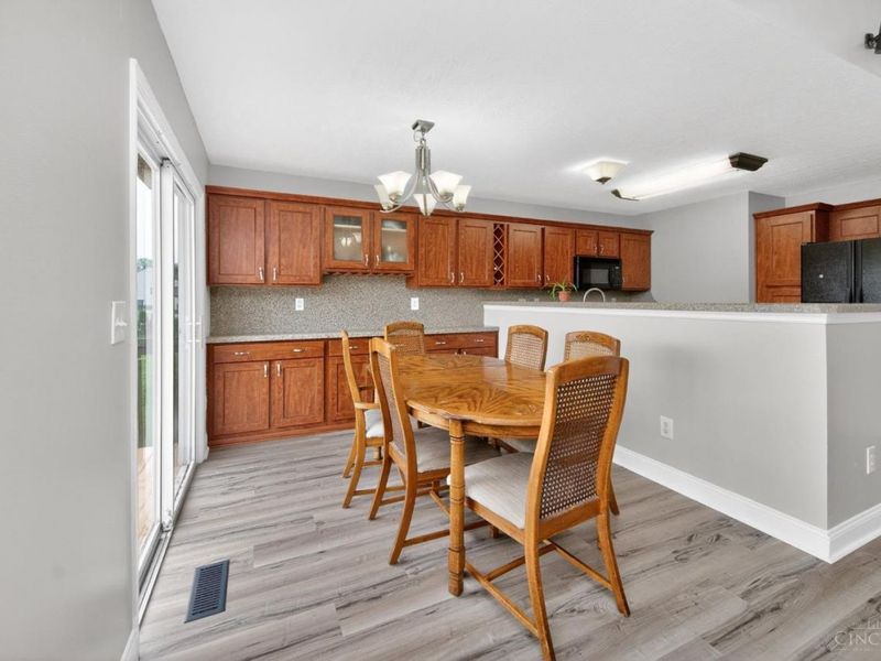 325 Easton Manor Drive, Monroe, OH 45050 Photo 13