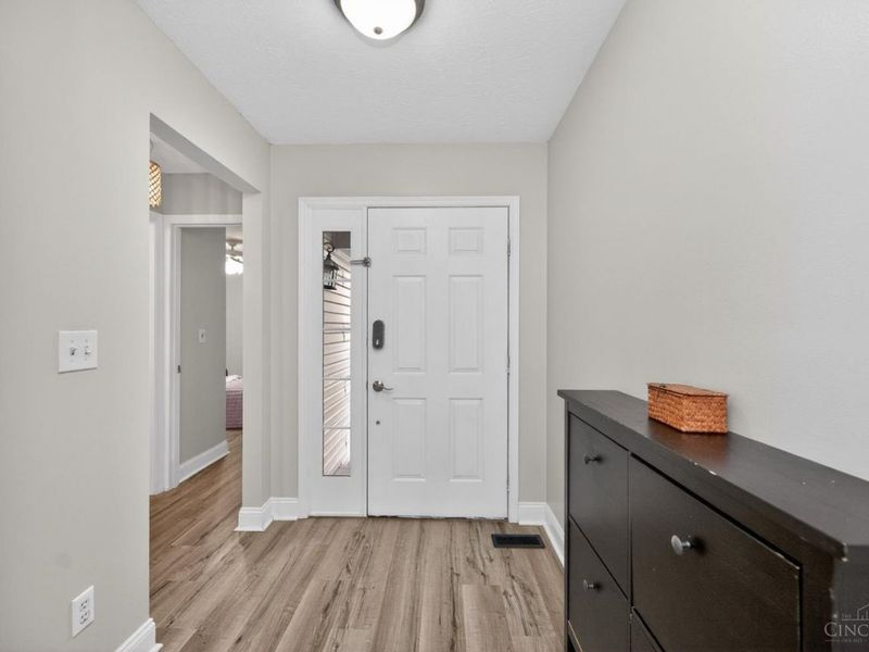 325 Easton Manor Drive, Monroe, OH 45050 Photo 3