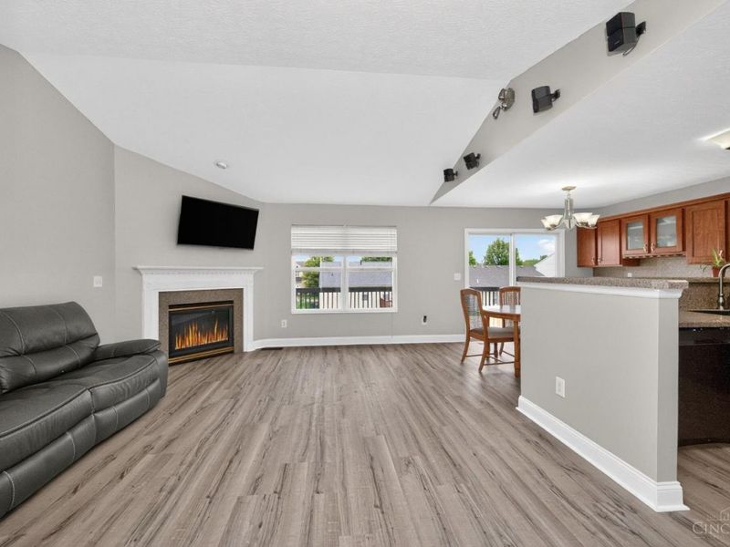 325 Easton Manor Drive, Monroe, OH 45050 Photo 6