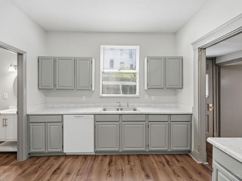 1011 McPherson, Cincinnati, OH 45205 Photo 9