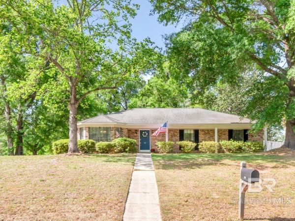 112 Baratara Drive, Chickasaw, AL 36611