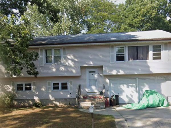 4921 Express Drive S, Ronkonkoma, NY 11779