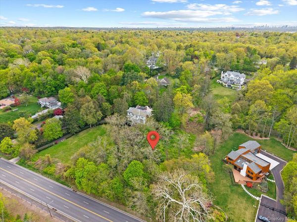 367 E Shore Road , Great Neck, NY 11023