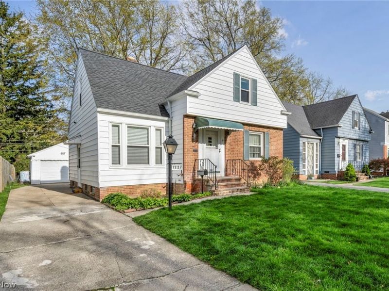 1227 Avondale Road, South Euclid, OH 44121 Photo 2