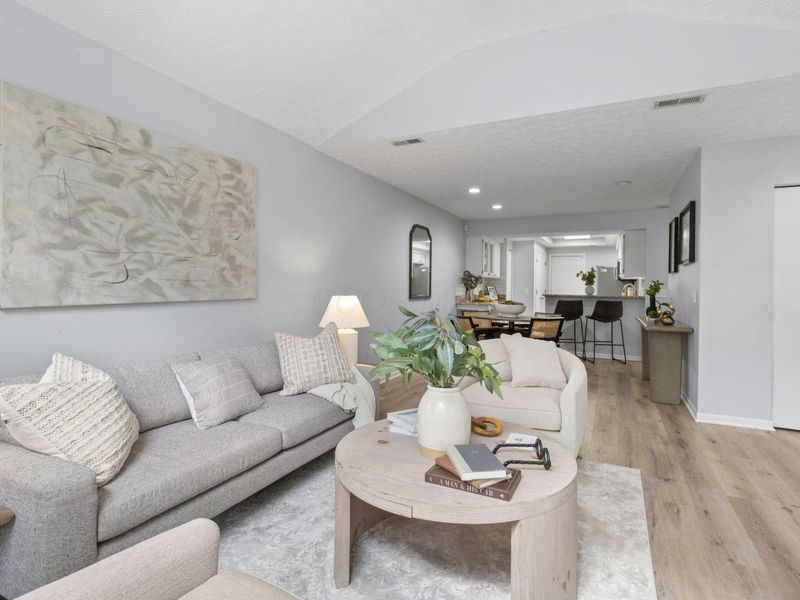 2461 Timbers Edge Lane, Columbus, OH 43235 Photo 12