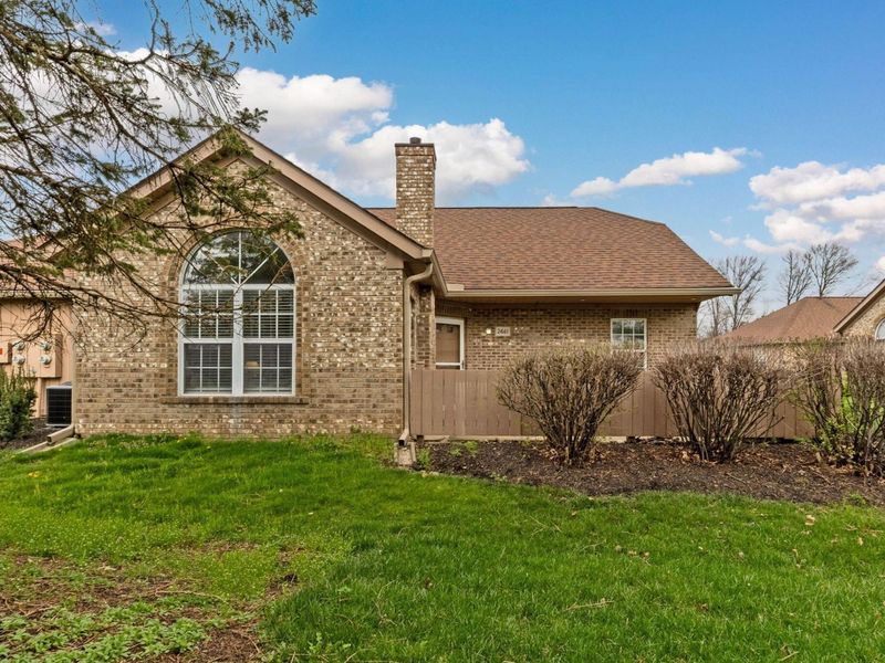 2461 Timbers Edge Lane, Columbus, OH 43235 Photo 3