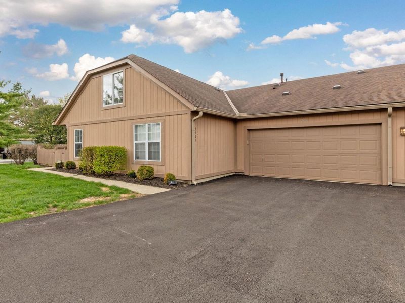 2461 Timbers Edge Lane, Columbus, OH 43235 Photo 5