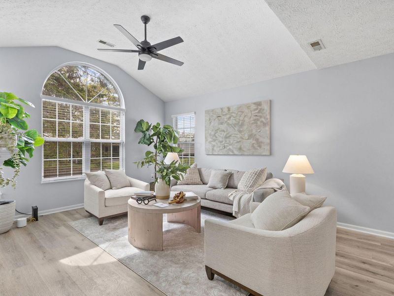 2461 Timbers Edge Lane, Columbus, OH 43235 Photo 8