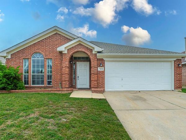7404 Grass Valley Trail , Fort Worth, TX 76123