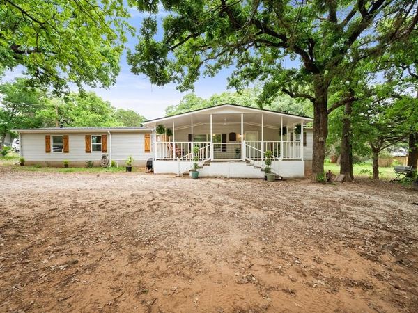 1849 County Road 429 , Cleburne, TX 76031