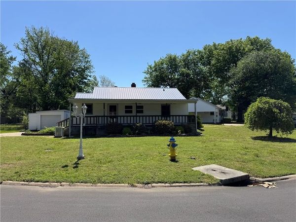 489 Fieldcrest Drive, Pittsburg, KS 66762