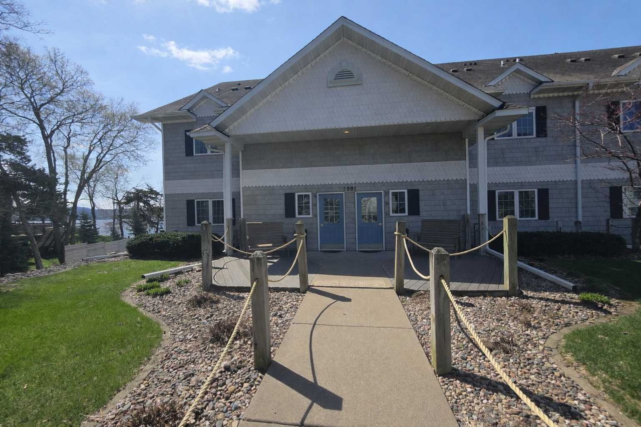 1501 1st Street , Pepin, WI 54759