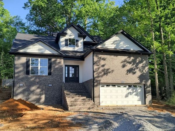 3185 Fairoaks Drive, Maryville, TN 37803