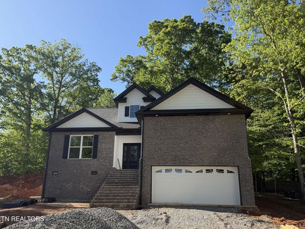 3185 Fairoaks Drive, Maryville, TN 37803