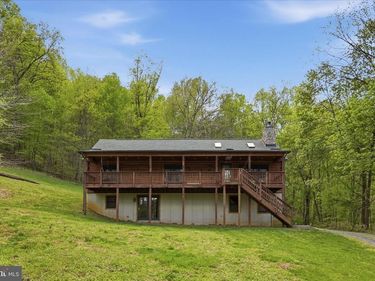 938 FETCHETT ROAD, BENTONVILLE, VA 22610