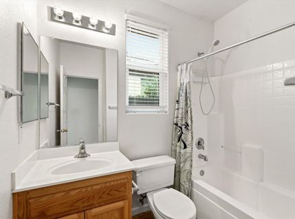 1642 Vosspark Way, Sacramento, CA 95835 Photo