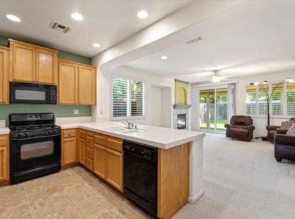 1642 Vosspark Way, Sacramento, CA 95835 Photo